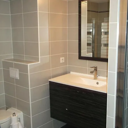 Luxury F2 Swimming Pool Ponds And Sea *